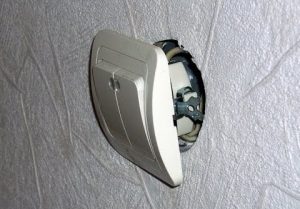 Замена выключателя света в квартире в Коврове